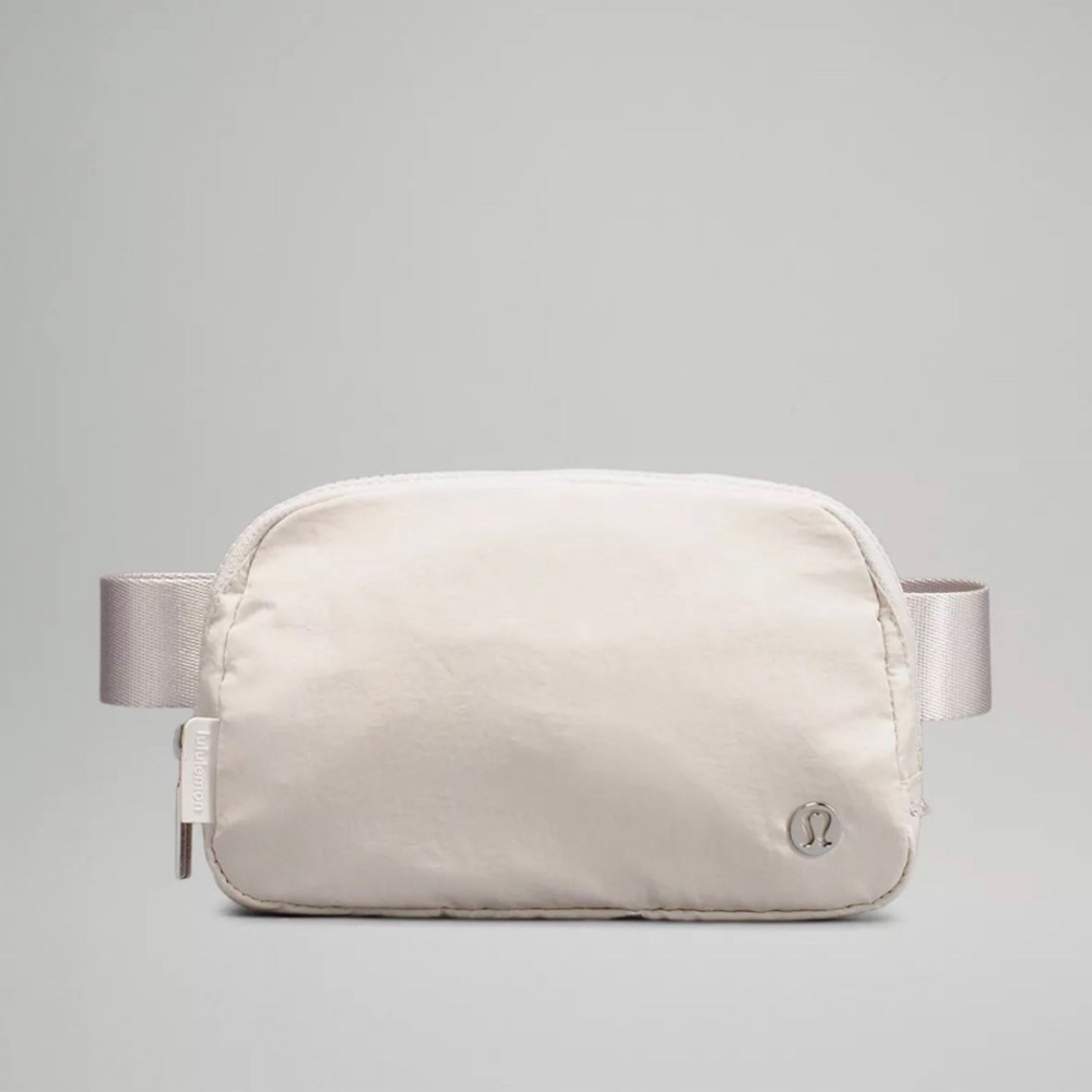 Lululemon Everywhere Belt Bag NWT